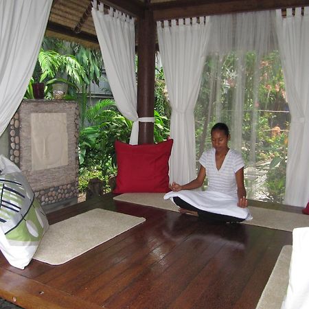 Raintree Lodge بورت مورسبي المظهر الخارجي الصورة