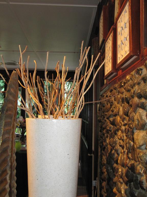 Raintree Lodge بورت مورسبي المظهر الخارجي الصورة